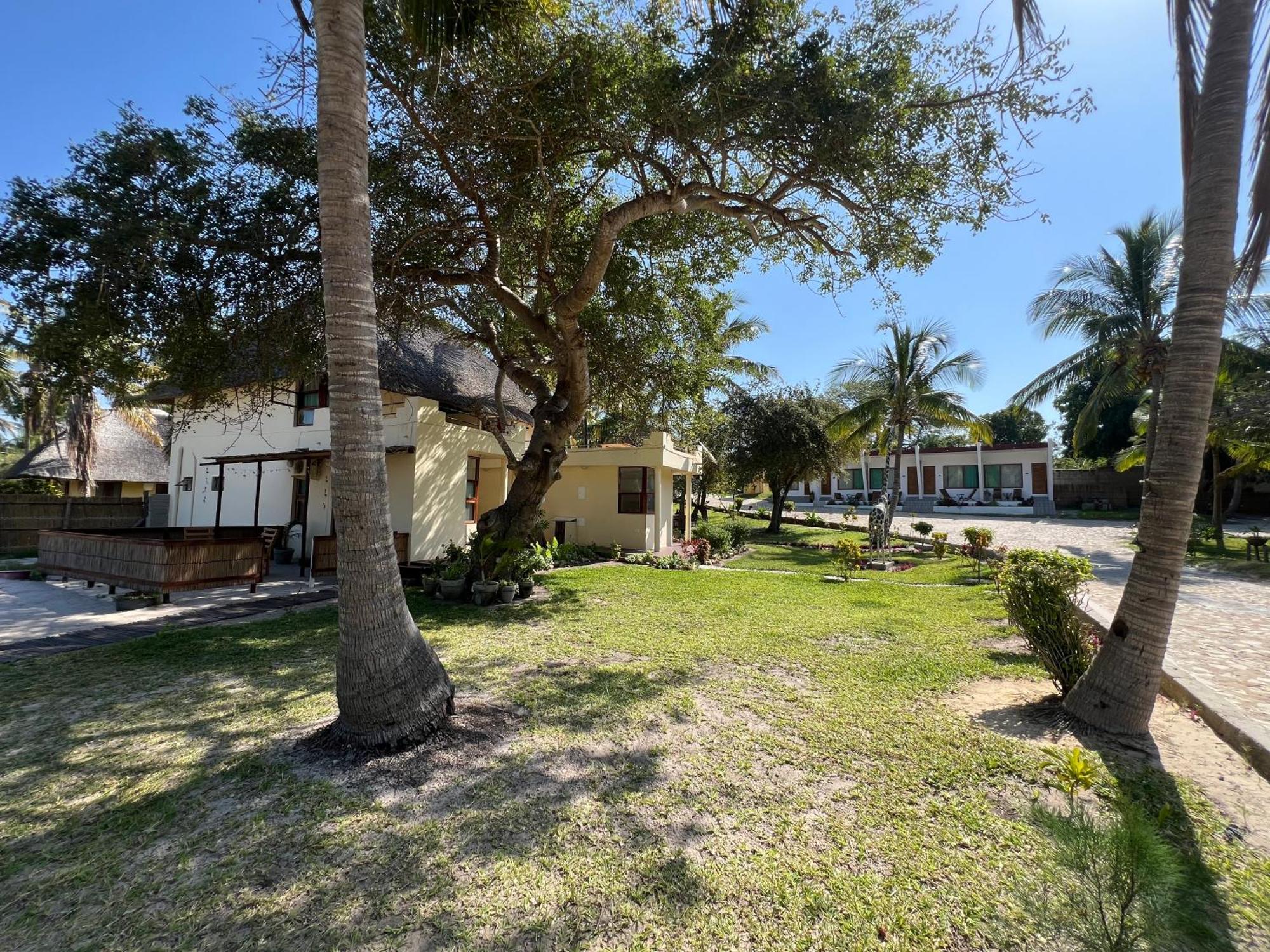 Bed and Breakfast New Giraffe House Vilankulo Exterior foto